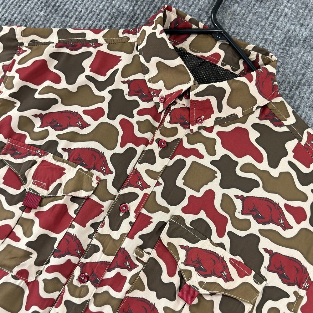 Arkansas Razorbacks Amigo Provisions Camo Print Shirt Mens XL Short Sleeve NCAA